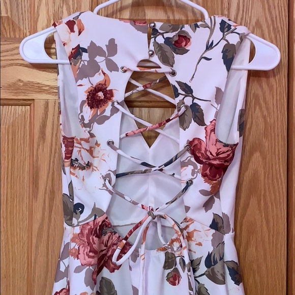 White floral dress - Picture 4 of 4